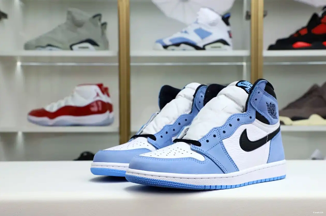1 HIGH RETRO 'UNIVERSITY AIR JORDAN OG 0413